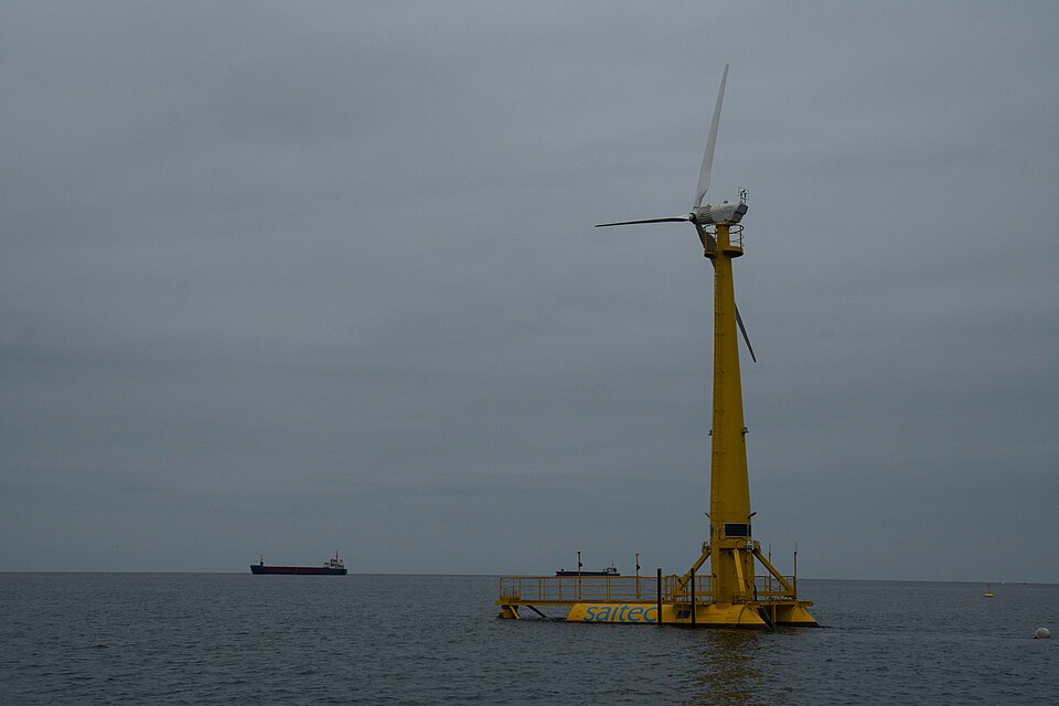 "Proyecto BlueSATH en Santander.jpg" by Floating offshore wind, CC BY-SA 4.0, via Wikimedia Commons Proyecto BlueSATH en Santander.jpg — "Proyecto BlueSATH en Santander.jpg" by Floating offshore wind, CC BY-SA 4.0, via Wikimedia Commons