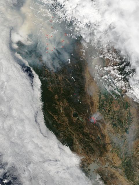 Smoke from Fires in Southwestern Oregon, Northern California
