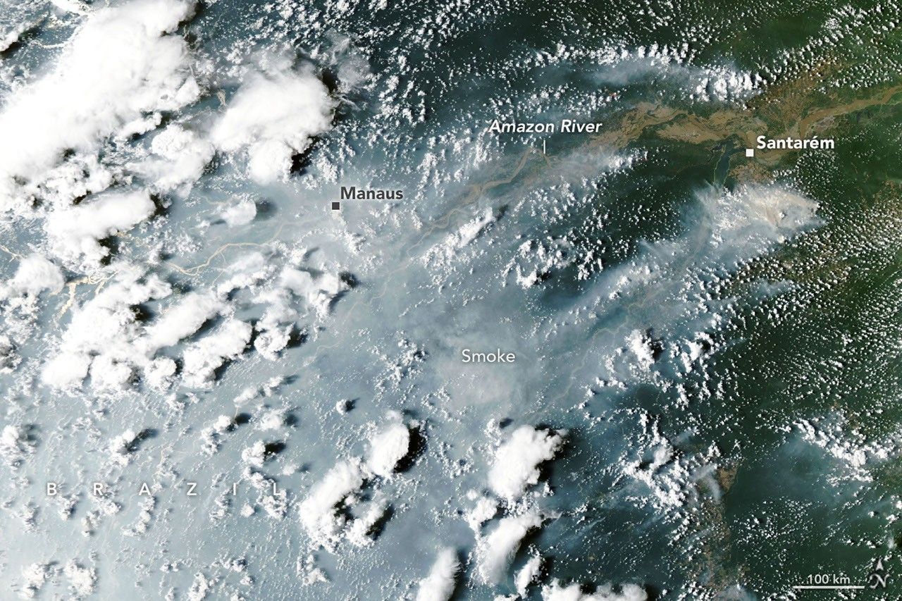 Smoke from wildfires blankets the Amazon (Oct. 12, 2026). Image courtesy of Lauren Dauphin/NASA Earth Observatory.
