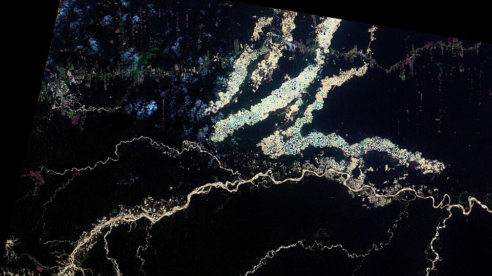 Garimpo de ouro ilegal na Amazônia em Madre de Dios, Perú.jpg