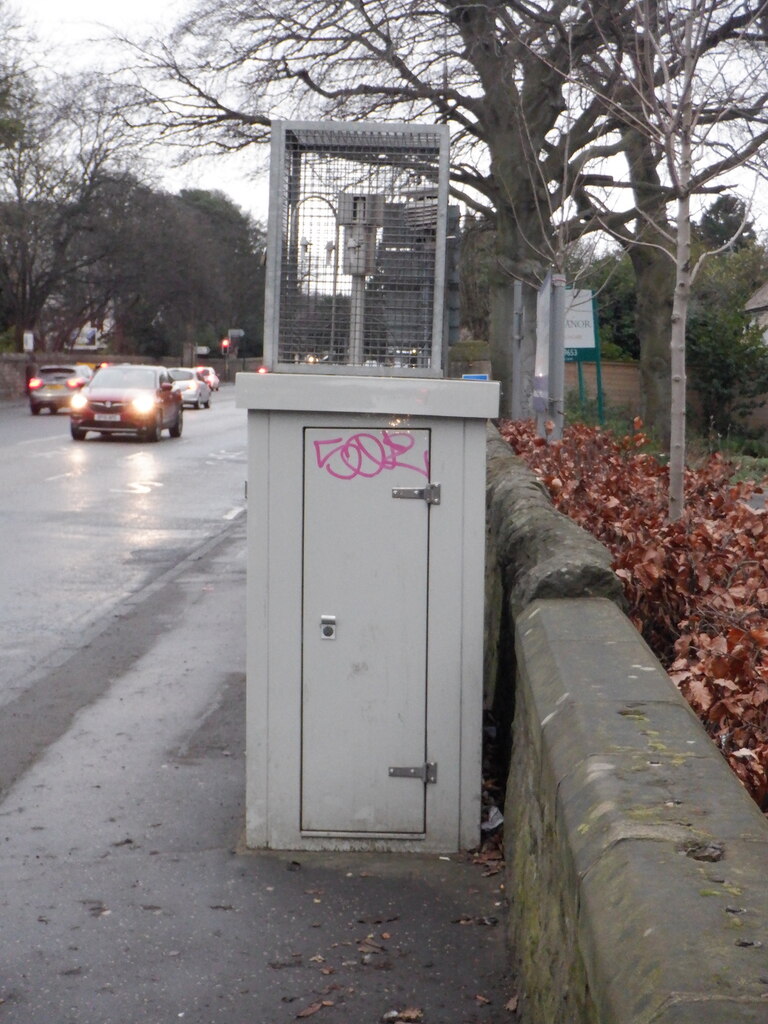 Air quality monitor, Queensferry Road - geograph.org.uk - 7400631.jpg