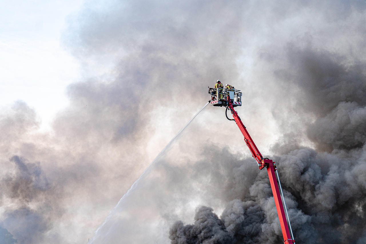 Image by Matthias_Groeneveld from Pixabay · Pixabay Content License firemen, smoke, ladder, equipment, dangerous, burn, firefighters, preparedness, hose, emergency, smoke, smoke, smoke, smoke, ladder, emergency, emergency, emergency, emergency, emergency — Image by Matthias_Groeneveld from Pixabay · Pixabay Content License