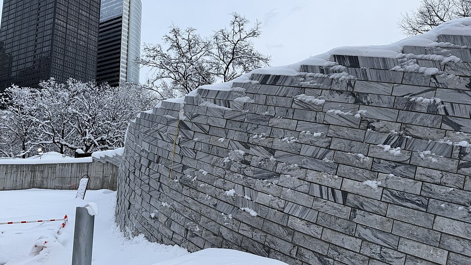 Flood wall in The Battery in February 2026.jpg