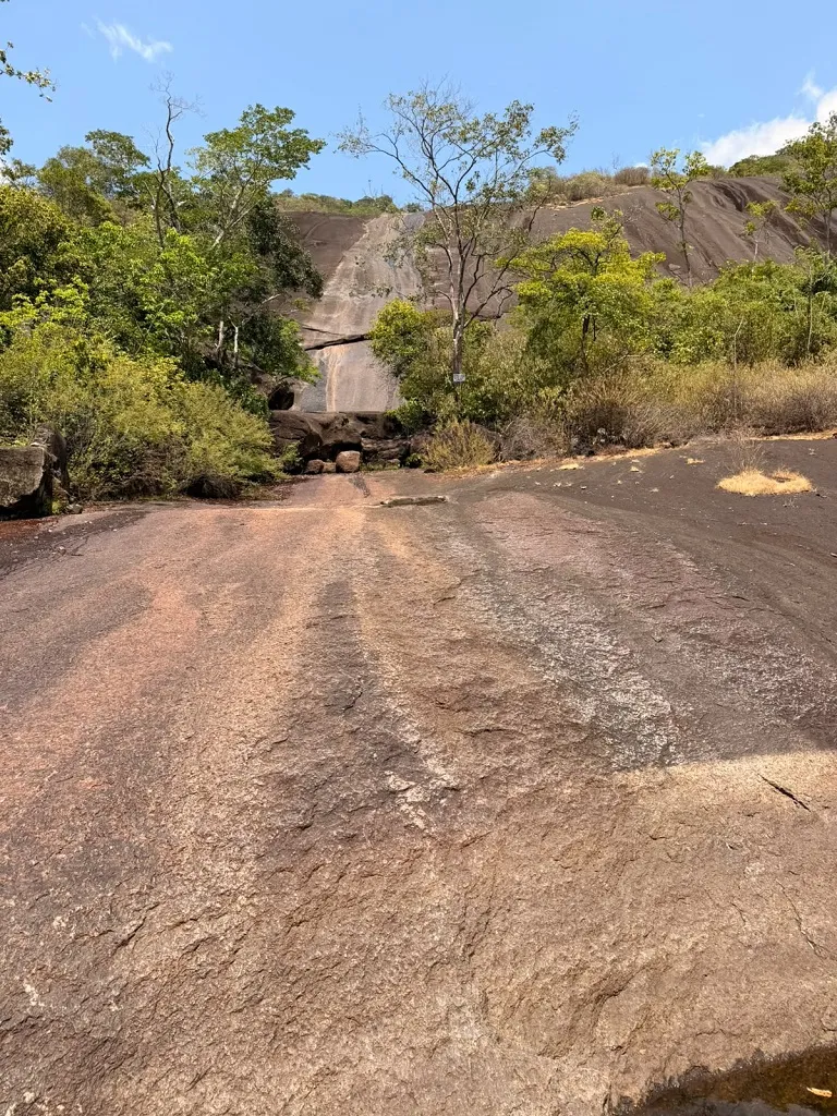 Image courtesy of Ivaldo Araújo. The Véu de Noiva waterfall is already dry, months ahead of schedule. — Image courtesy of Ivaldo Araújo.