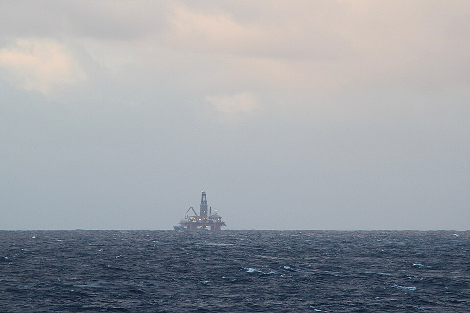 1 North Sea oil platform 240918.jpg