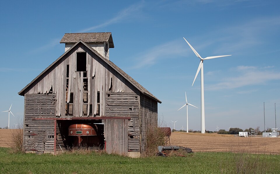 Barn wind turbines 0504.jpg — "Barn wind turbines 0504.jpg" by Dori, CC BY 2.5, via Wikimedia Commons