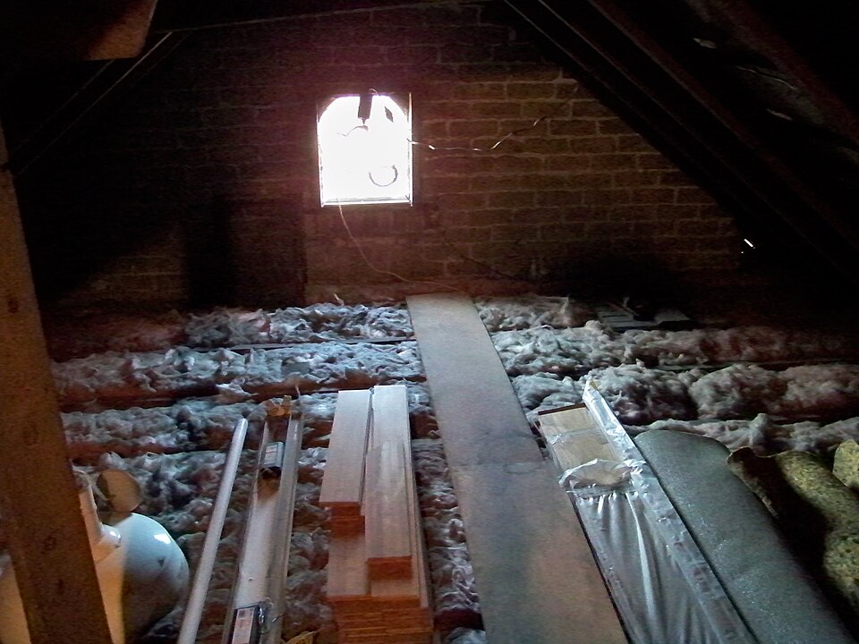 Attic Organized 1.JPG — "Attic Organized 1.JPG" by Scott Arneman, CC BY-SA 3.0, via Wikimedia Commons