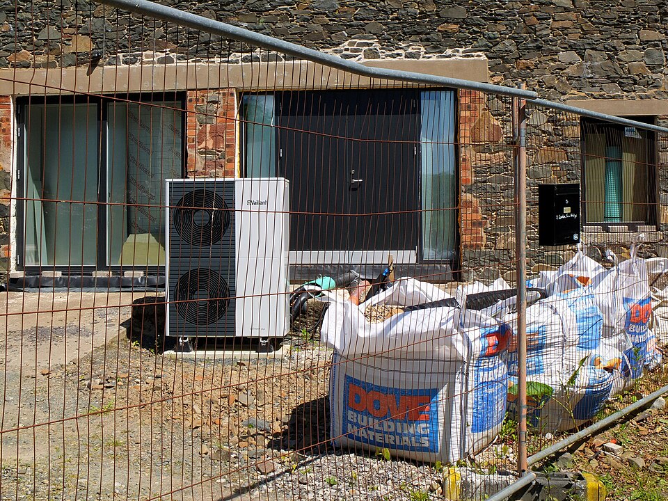 Heat pump installation - geograph.org.uk - 7495844.jpg