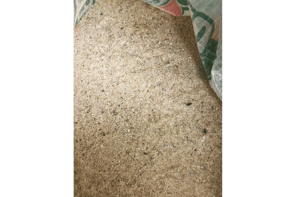 04-play-sand