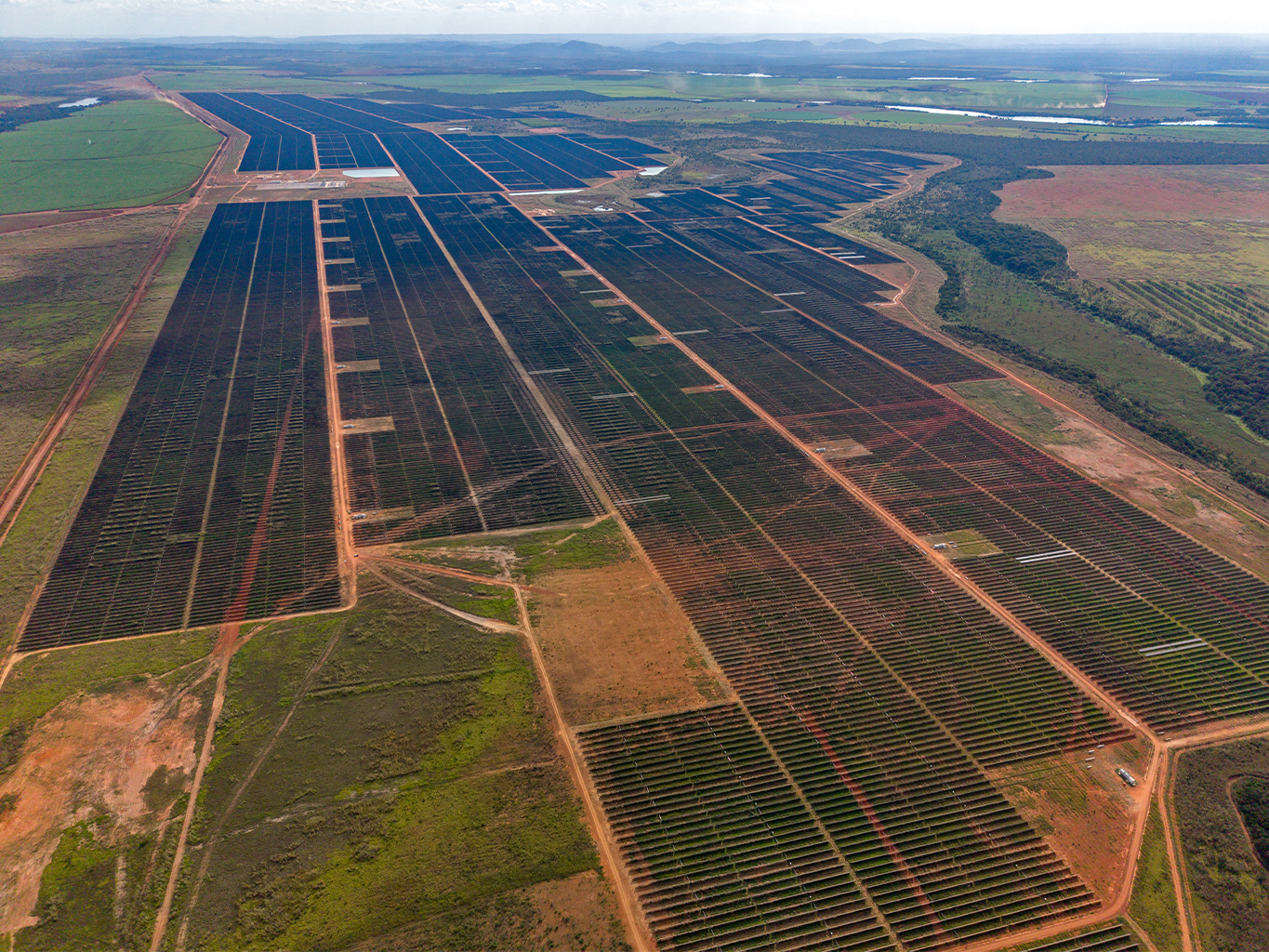 Atlas solar energy complex in Paracatu, Minas Gerais. Image by Jerônimo Gonzalez/Intercept Brasil and Mongabay.