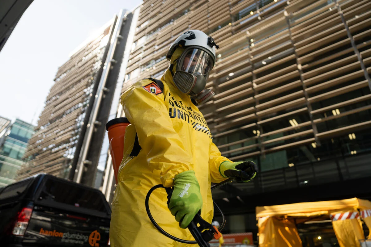 Greenpeace activists in Auckland set up a decontamination tent outside New Zealand’s largest dairy company, Fonterra, and poured 2 metric tonnes of slime around the building. This represented the toxic slime found in rivers and lakes from e-coli and nitrate contamination, and prevented shareholders