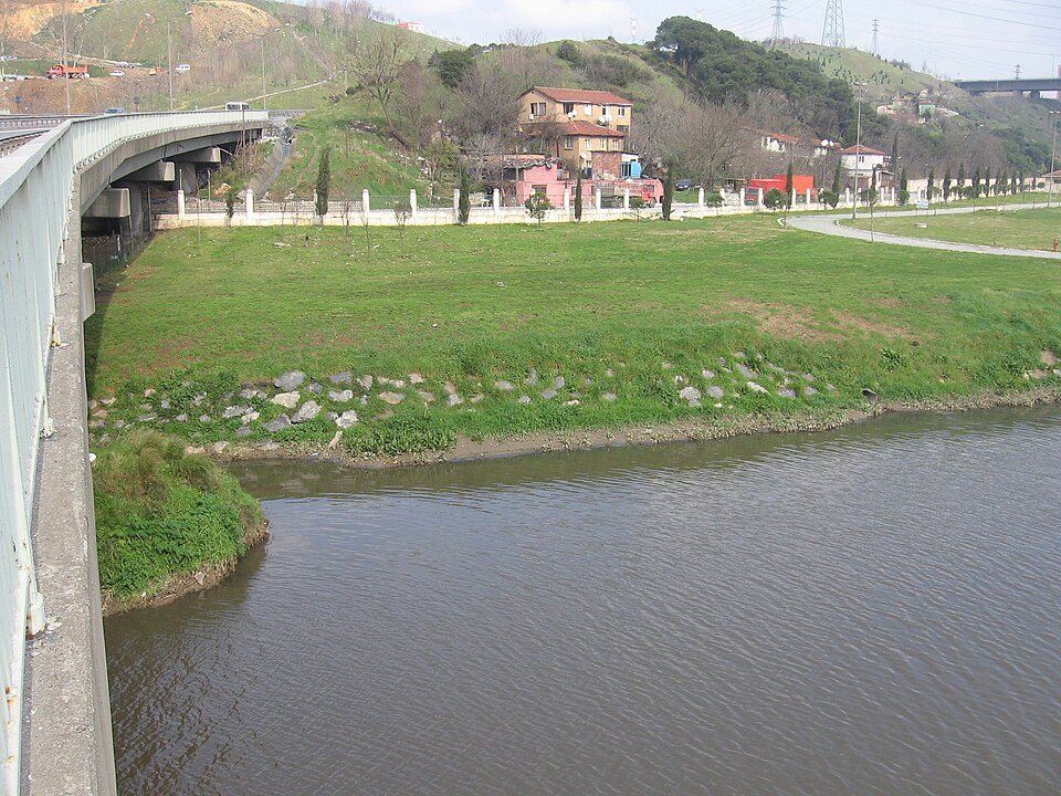 Dere parkı - panoramio.jpg