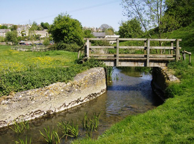 "Footbridge over River Avon - geograph.org.uk - 488674.jpg" by Graham Horn, CC BY-SA 2.0, via Wikimedia Commons Footbridge over River Avon - geograph.org.uk - 488674.jpg — "Footbridge over River Avon - geograph.org.uk - 488674.jpg" by Graham Horn, CC BY-SA 2.0, via Wikimedia Commons