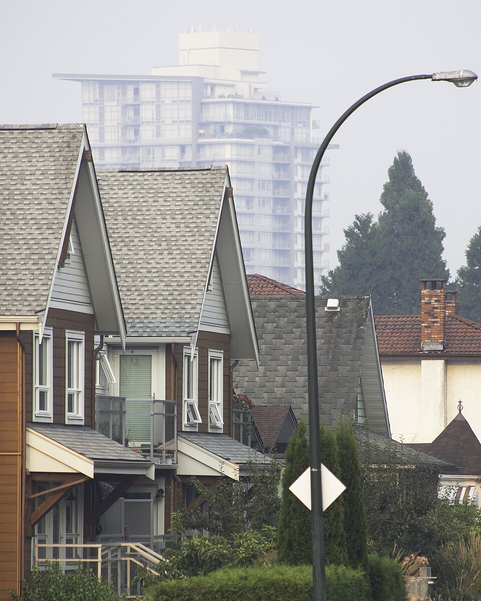 Haze from Wildfire smoke Vancouver 2021 (51378633336).jpg
